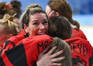 莎拉波娃重要时刻出色防守，加拿大队带队取胜！-开云体育官网